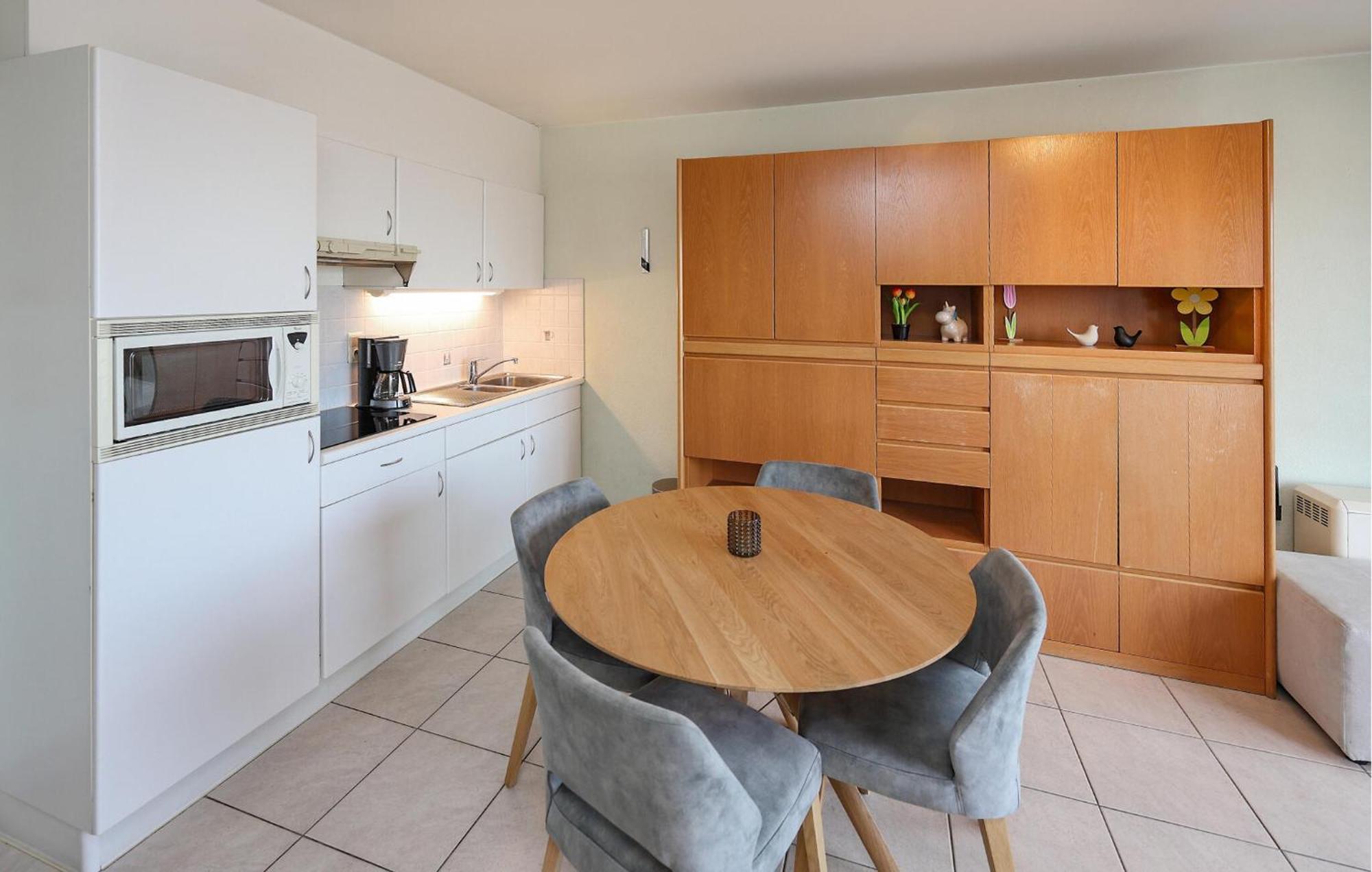 Awesome Apartment In Oostende With House Sea View Ngoại thất bức ảnh